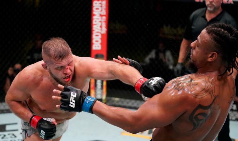 UFC Vegas 17: Тыбура Хардиді нокаутқа түсірді 