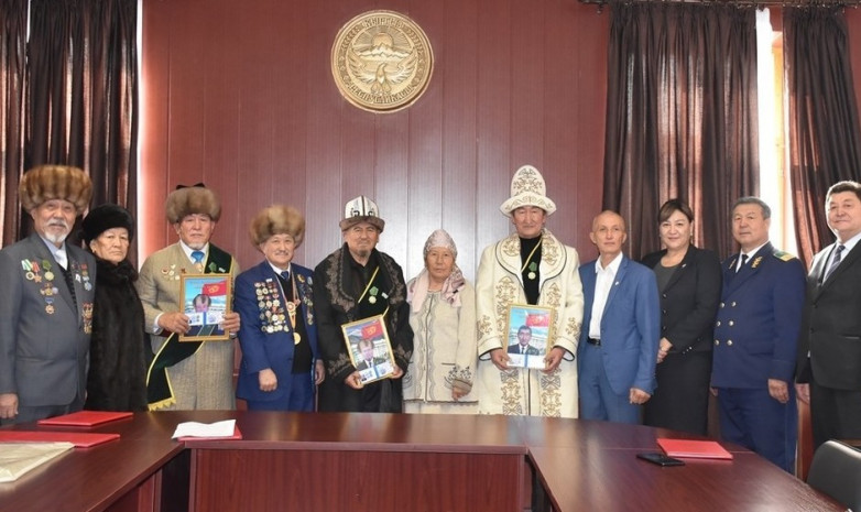В Бишкеке наградили ветеранов спорта почетной грамотой