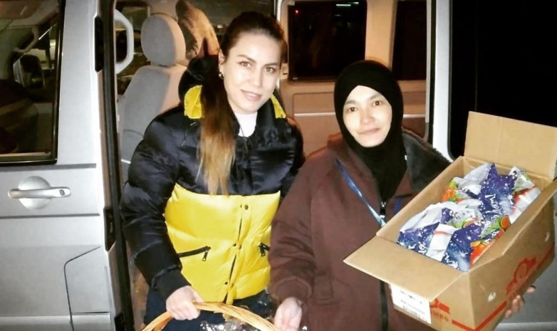 Фируза Шарипова передала подарки нуждающимся детям Тараза