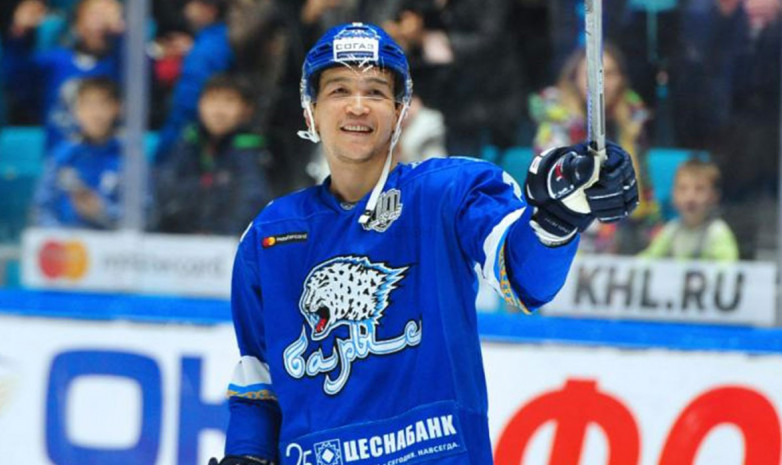 Игрок сборной Казахстана по хоккею завершил карьеру