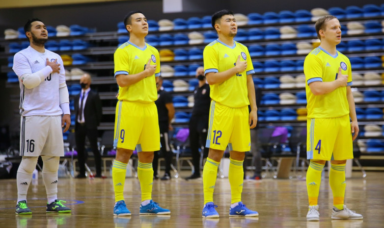 «Прям видно, как игроки защищают честь страны». Кака восхищается победой сборной Казахстана
