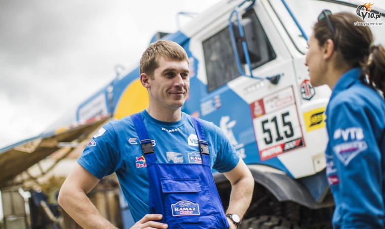 Российский гонщик одержал вторую победу подряд на «Дакаре – 2021» в зачете грузовиков 