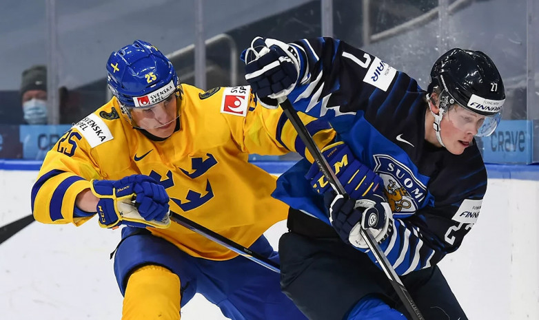 Сборная Финляндии победила команду Швеции и вышла в полуфинал молодежного чемпионата мира