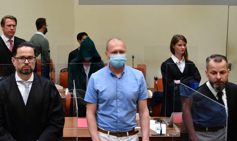 Доктора Марка Шмидта, который работал с казахстанским лыжником Алексеем Полтораниным,   суд приговорил к 4 годам и 10 месяцам тюремного заключения