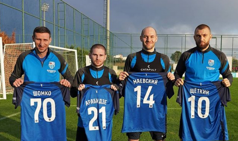 Казахстанские футболисты дебютировали за российский клуб 