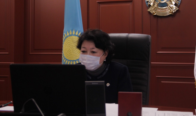 Актоты Раимкулова провела прием граждан в режиме онлайн