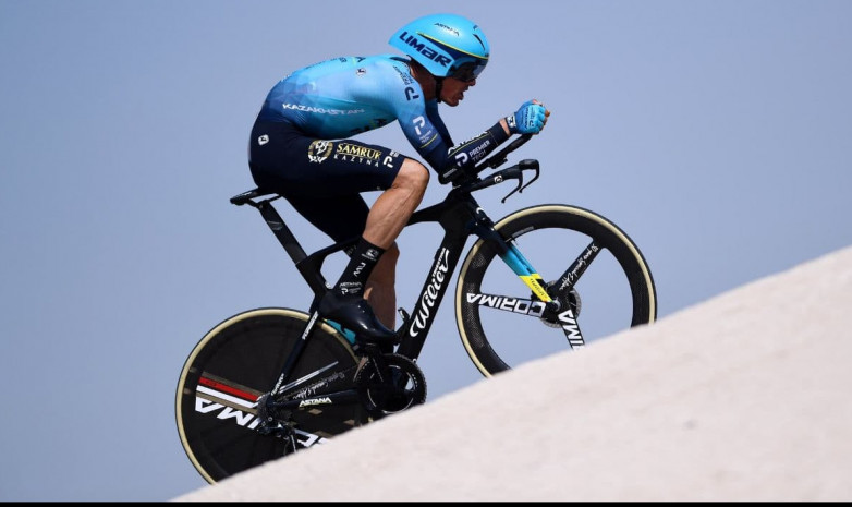 Велогонщик Astana – Premier Tech Санчес стал пятым на втором этапе «Тура ОАЭ»