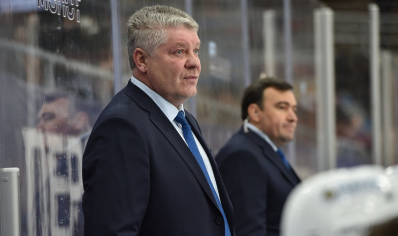 
Юрий Михайлис разобрал поражение от «Авангарда» и оценил первый сезон с «Барысом» в КХЛ

