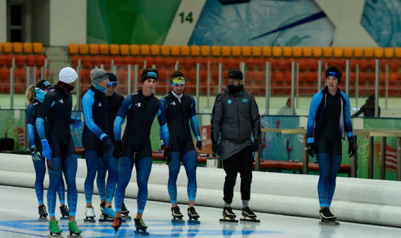 Сагатов  и Морозов не прошли в финал масс-старта на чемпионата мира по конькобежному спорту