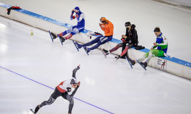 Казахстанские конькобежцы заняли шестое место в командной гонке преследования  на чемпионате мира