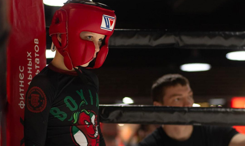 10-летний вундеркинд бокса из России поразил ESPN и ММА-инсайдера Ариэля Хельвани. ВИДЕО  