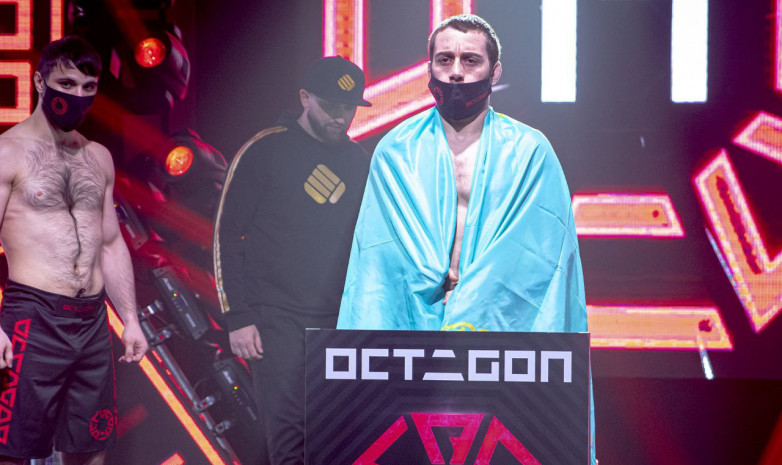 Эмрах Шавкатов уверенно одолел бойца из России на турнире OCTAGON 17