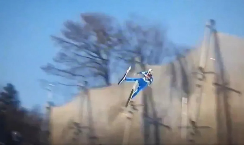 Видео. Олимпийский чемпион упал на скорости 102 км/ч на гигантском трамплине в Планице