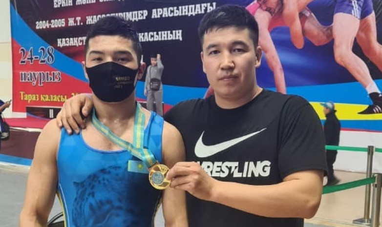 Ерхан Бексултанов стал победителем чемпионата Казахстана по вольной борьбе среди кадетов