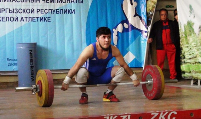 Сборная Кыргызстана по тяжелой атлетике проводит УТС в Бишкеке