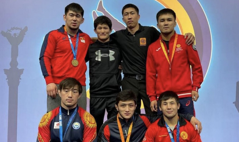 Сборные Кыргызстана по вольной и женской борьбе заняли 3 места в командном зачете 