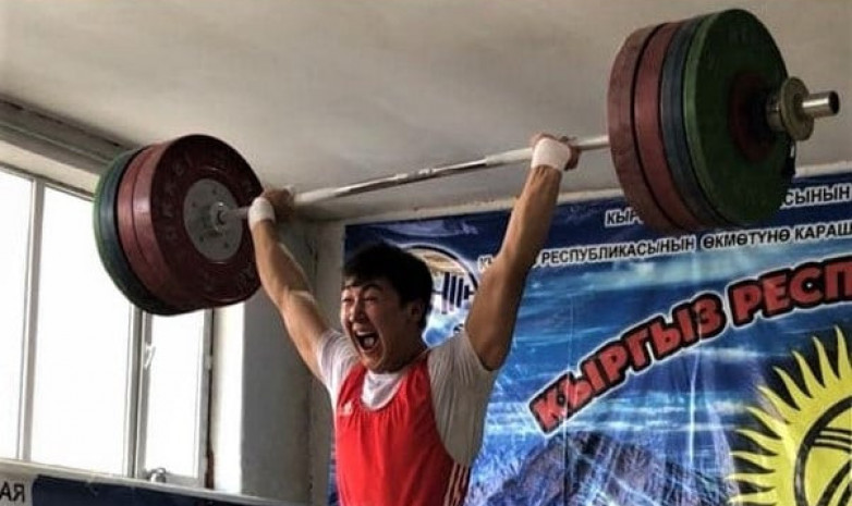 Определились чемпионы Кыргызстана по тяжелой атлетике