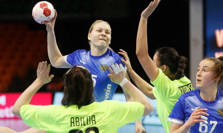 Женская сборная Казахстана по гандболу уступила команде России во втором матче отборочного турнира Олимпийских игр 2020