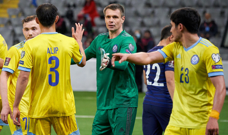Вратари сборных Казахстана и Украины – нереальные ветераны. Они играли друг против друга аж в позапрошлом десятилетии!
