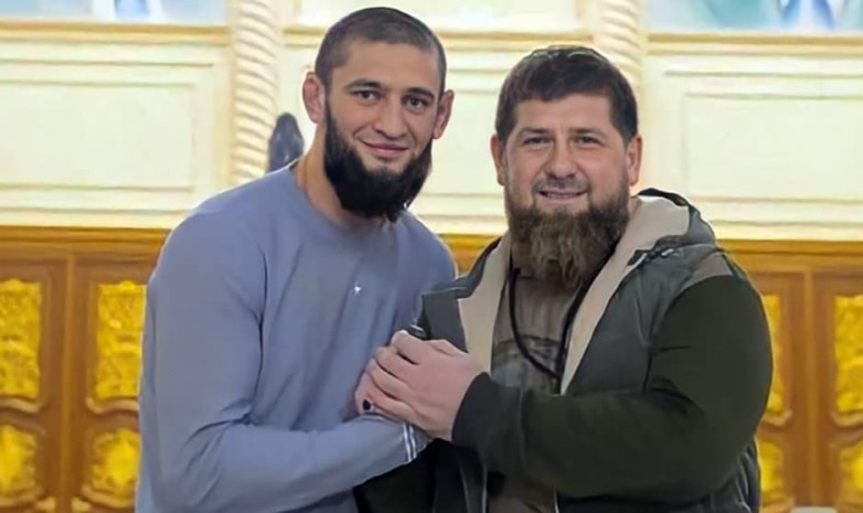 ВИДЕО. Боец UFC Хамзат Чимаев поборолся с Рамзаном Кадыровым