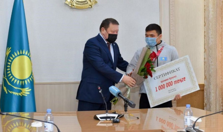 Нуркожа Кайпанов получил сертификат на миллион тенге за второе «золото» чемпионата Азии