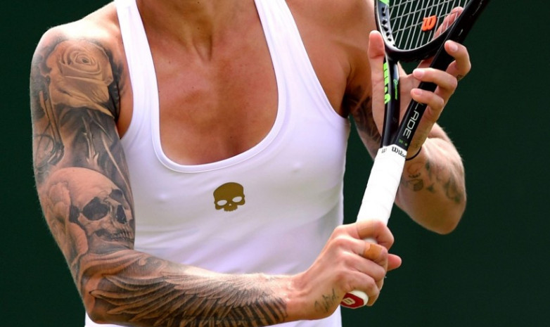 Теннисистка продала место для татуировки на своем теле