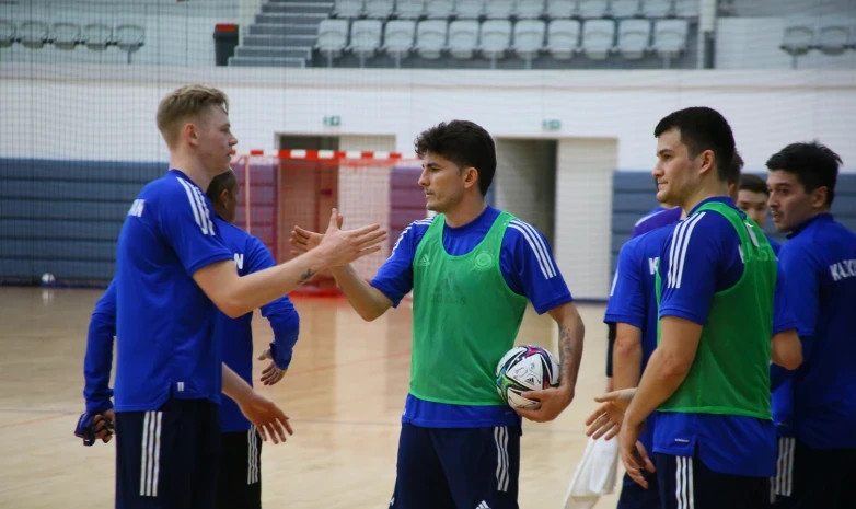 Видеообзор матча между командами Казахстана и Венгрии в отборочном раунде чемпионата Европы по футзалу - 2022
