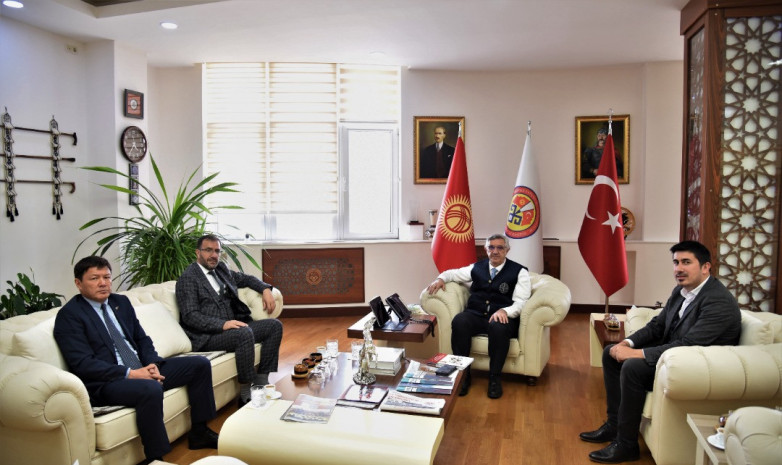 Президент Федерации легкой атлетики Турции посетил Кыргызстан