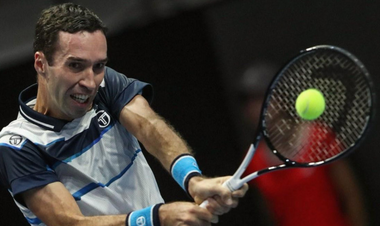 Казахстанский теннисист уступил в первом круге квалификации турнира серии ATP в Испании