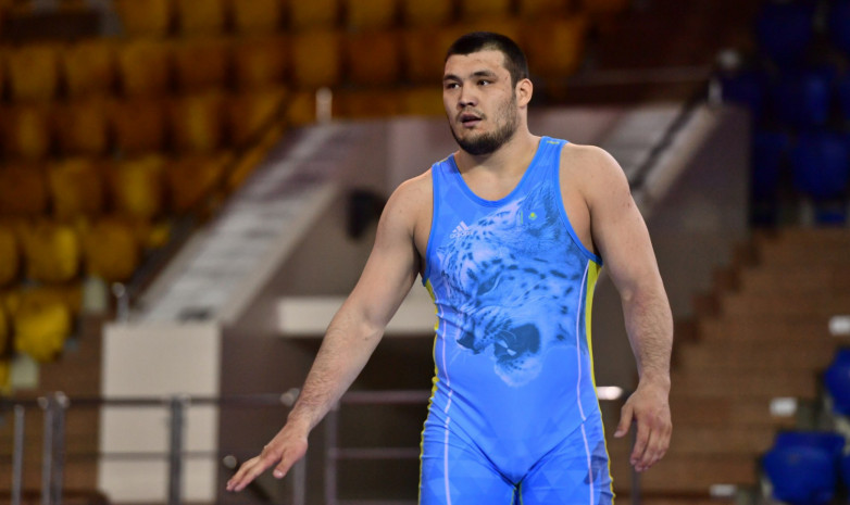 Алимхан Сыздыков стал серебряным медалистом чемпионата Азии по борьбе