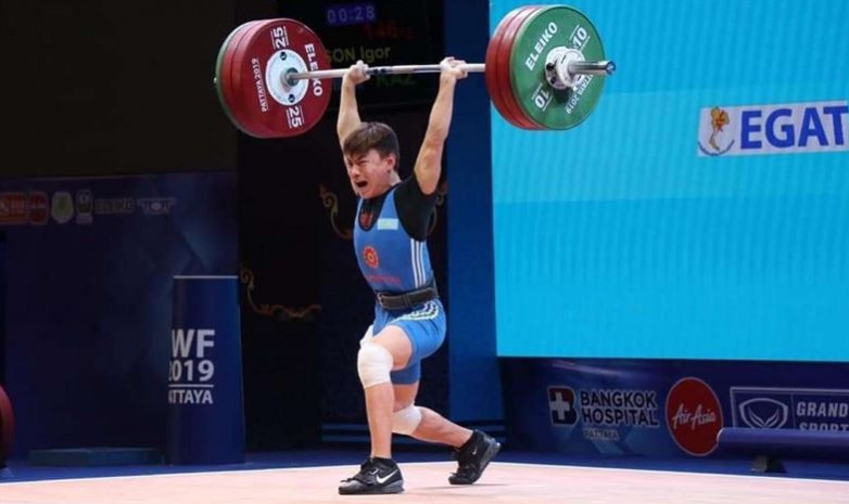 Игорь Сон остался без медали на чемпионате Азии по тяжелой атлетике