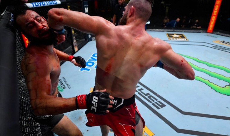 Прохазка нокаутировал Рейеса в главном бою турнира UFC Vegas 25