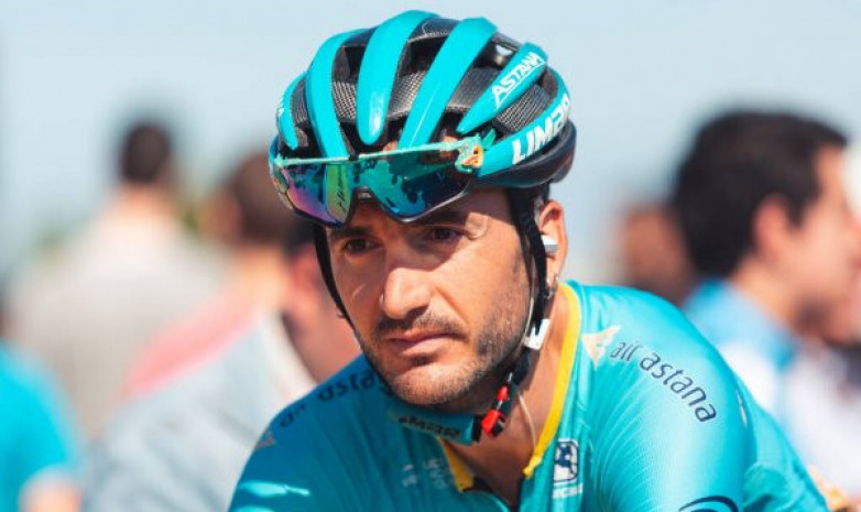 ВИДЕО. Гонщик «Астаны» чудом избежал серьезной аварии на этапе «Джиро д'Италия»