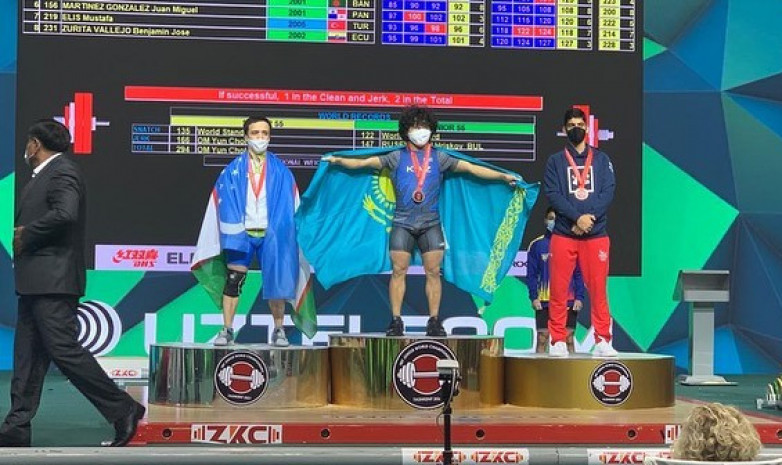 Казахстанский тяжелоатлет завоевал «золото» на юниорском чемпионате мира