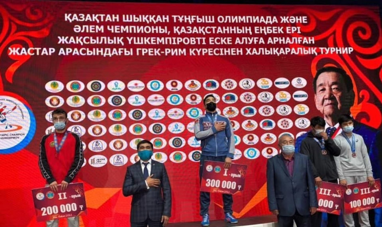 Борцы из Кыргызстана завоевали 3 медали на турнире в Нур-Султане