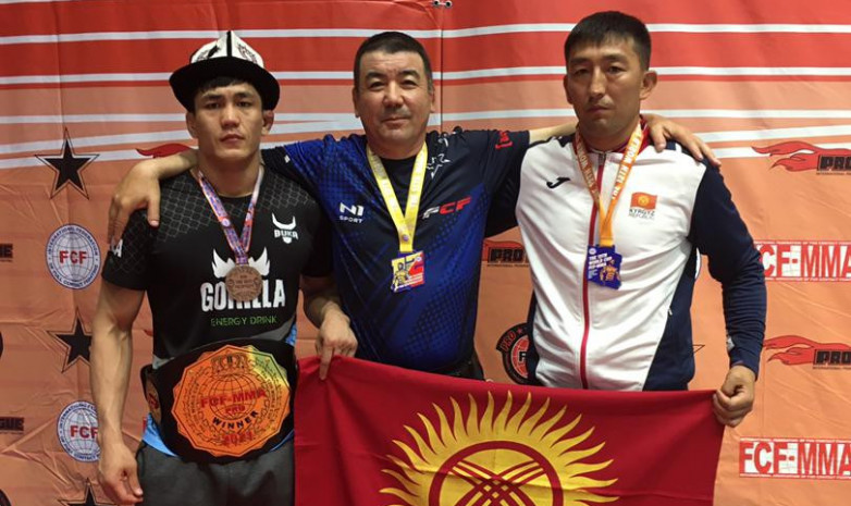 Кыргызстанцы завоевали 2 золотых пояса на Кубке мира по FCF MMA
