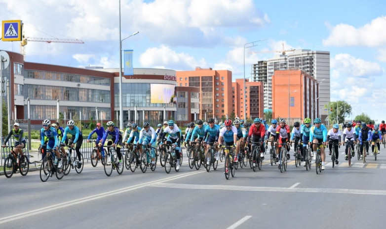 Александр Винокуров открыл велопробег олимпийского дня в Северо-Казахстанской области