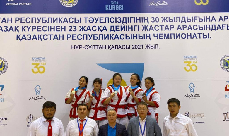Бекенай Досымова и Молдир Азамат стали призерами чемпионата Казахстана по казакша курес среди молодежи