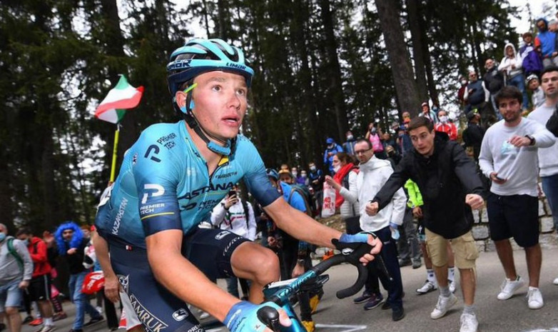 «Думал будет за гранью сложности». Казахстанский гонщик «Астаны» - о дебюте на «Джиро д'Италия»