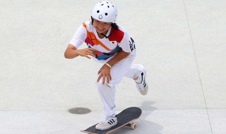 13-летняя японка стала олимпийской чемпионкой Игр в Токио по скейтбордингу в дисциплине «стрит»
