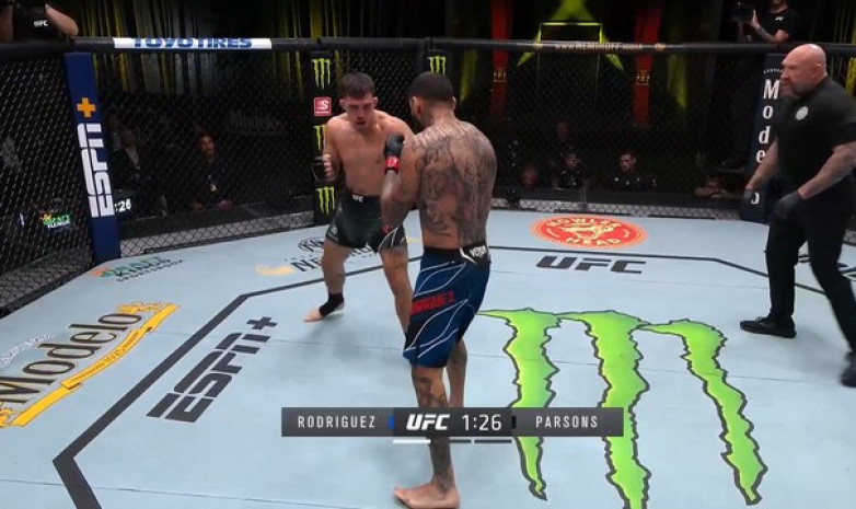 UFC Vegas 31: Родригес нокаутировал Парсонса (+Видео)
