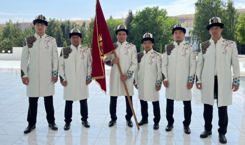 Парадная форма олимпийской сборной Кыргызстана. ФОТО