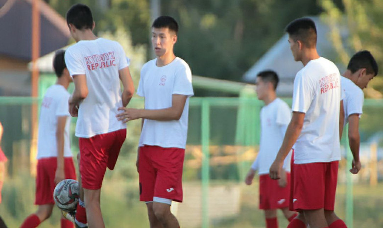 Молодежная сборная Кыргызстана U-20 проводит сборы в Бишкеке