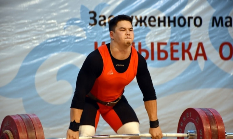 Олимпиада в Токио: Бекдоолот Расулбеков в рывке поднял 166 кг