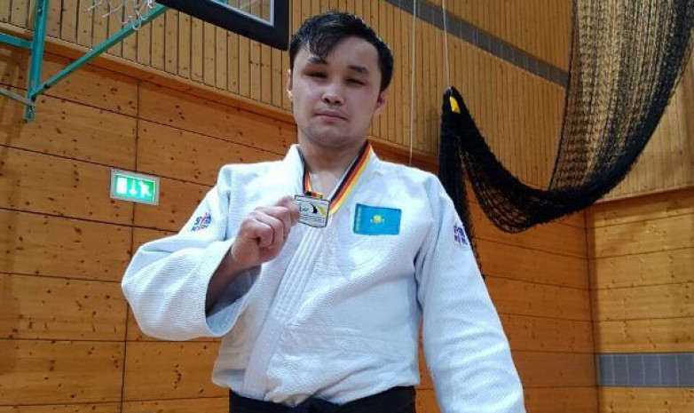 Дзюдоист Ануар Сариев вышел в полуфинал Паралимпийских игр-2020 в весе до 60 кг