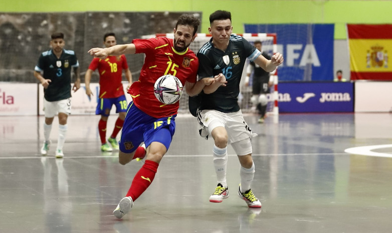 Сборная Аргентины сыграла вничью с Испанией и выиграла турнир в Малаге (+видео)