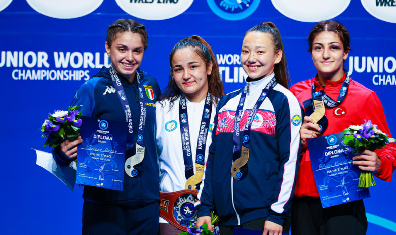 Борцы из Кыргызстана завоевали 4 медали на чемпионате мира среди юниоров