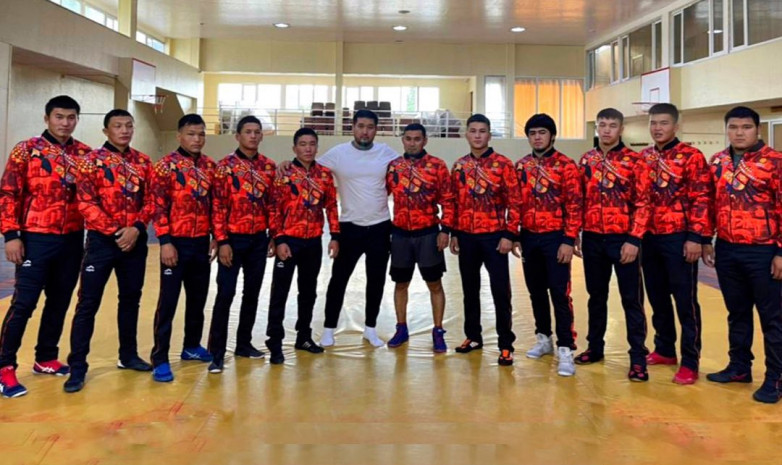 Молодежный чемпионат мира: состав сборной Кыргызстана по вольной борьбе