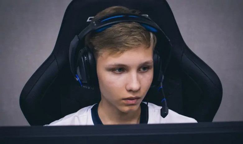16-летний киберспортсмен Илья «m0NESY» Осипов стал лучшим игроком группового этапа WePlay Academy League Season