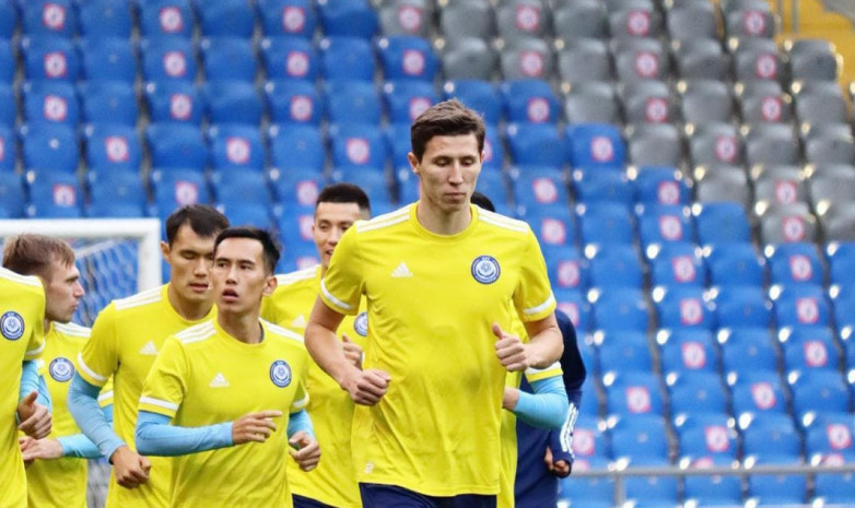 Фоторепортаж с тренировки  сборной Казахстана перед матчем с Украиной